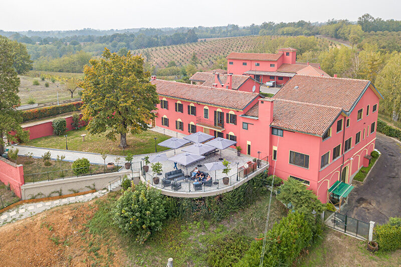 Ferienvilla Tenuta Costa Rossa im Weinberg - Drohnenaufnahme